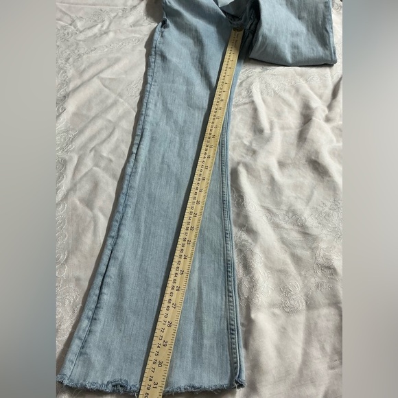 Zara High Rise Slim Fit Straight Leg Jeans in Light Blue Acid Wash - Picture 9 of 11